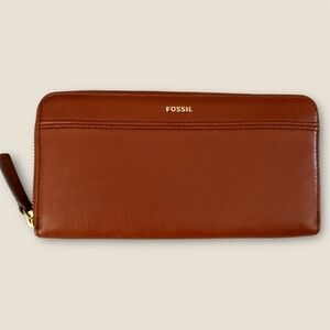 Fossil Brown Leather Wallet with Zip Closure